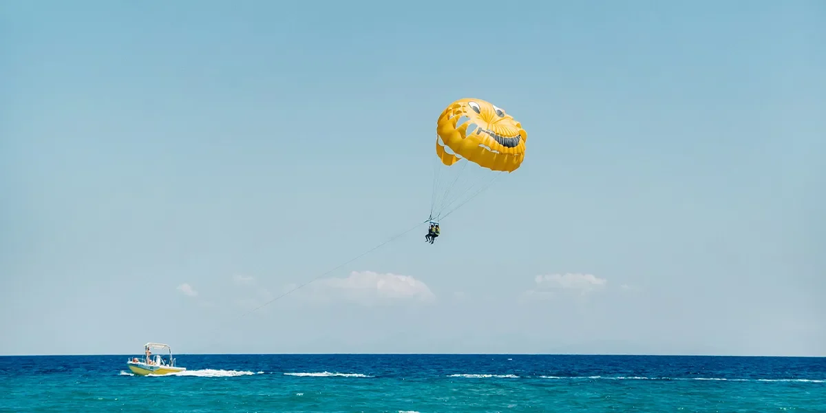 Parasailing-in-Sharm-(Parasail-Behind-the-Boat)2